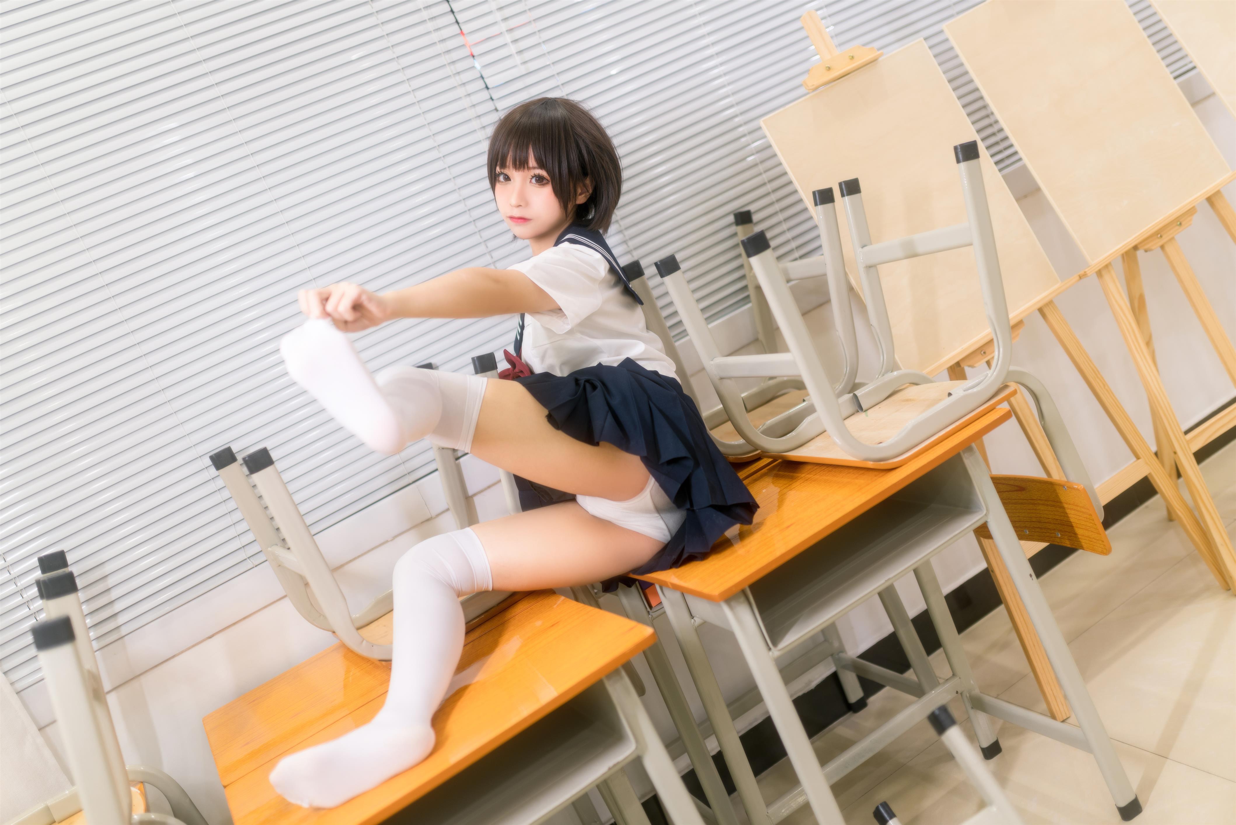 Cosplay Girl Classroom - 33.jpg