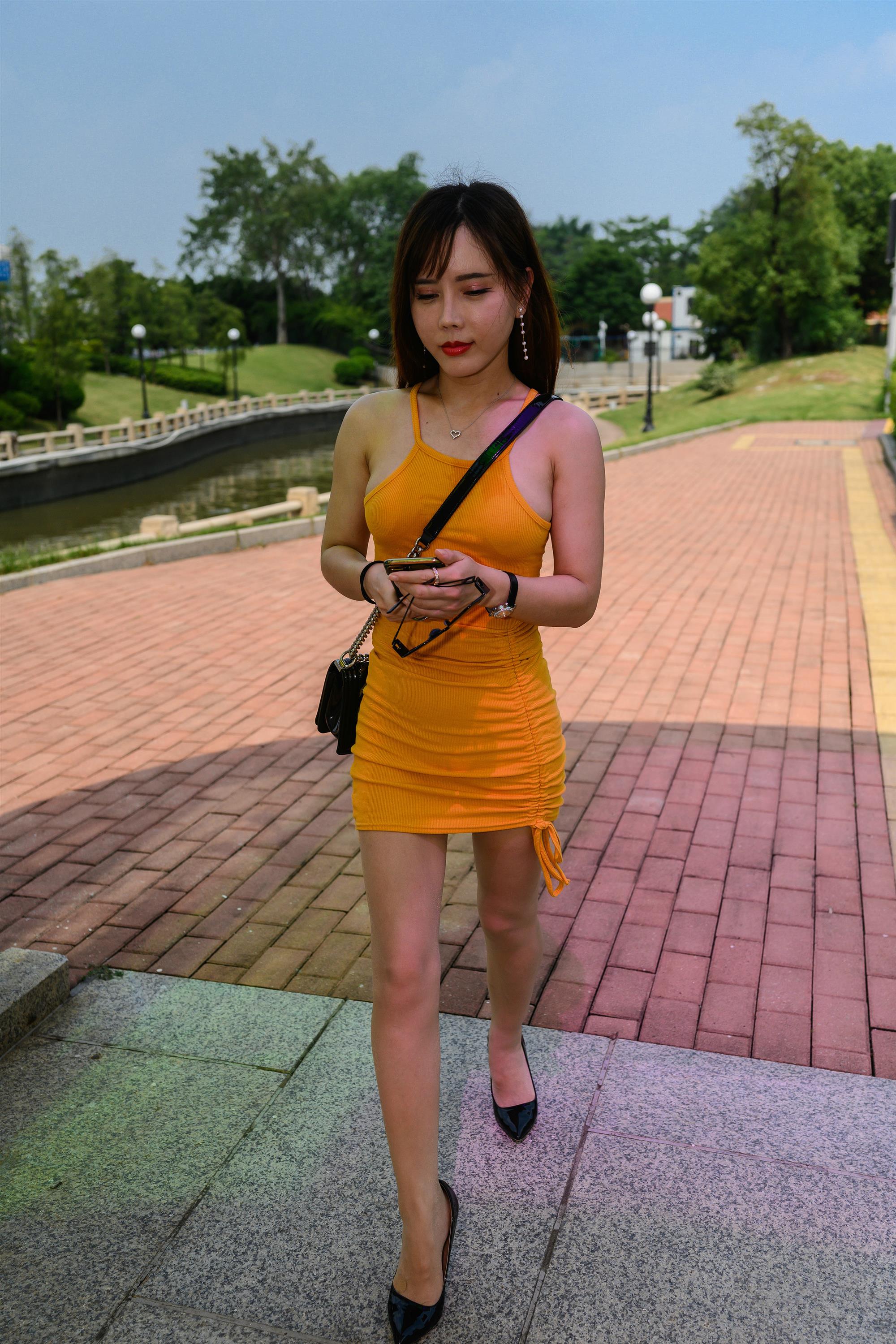 Street 2023.01.16 yellow skirt - 43.jpg