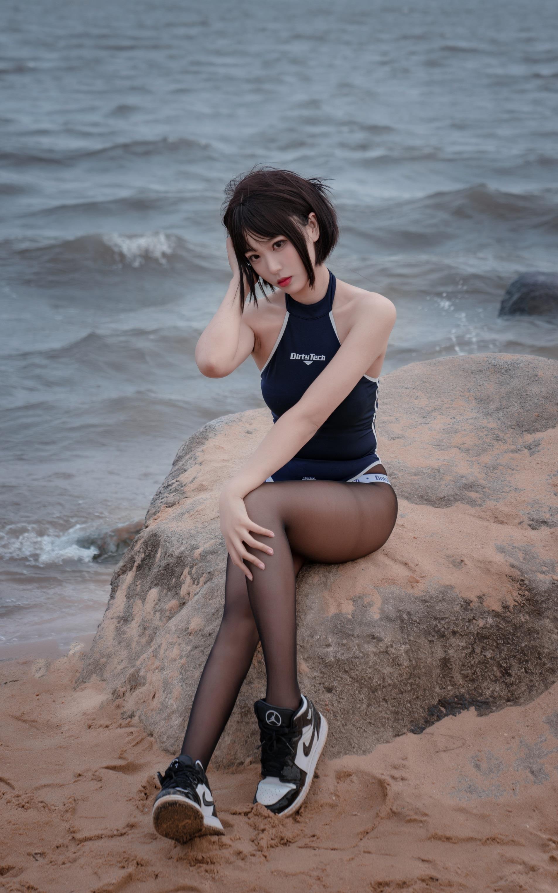 Cosplay 轩萧学姐 沙滩竞泳 - 2.jpg