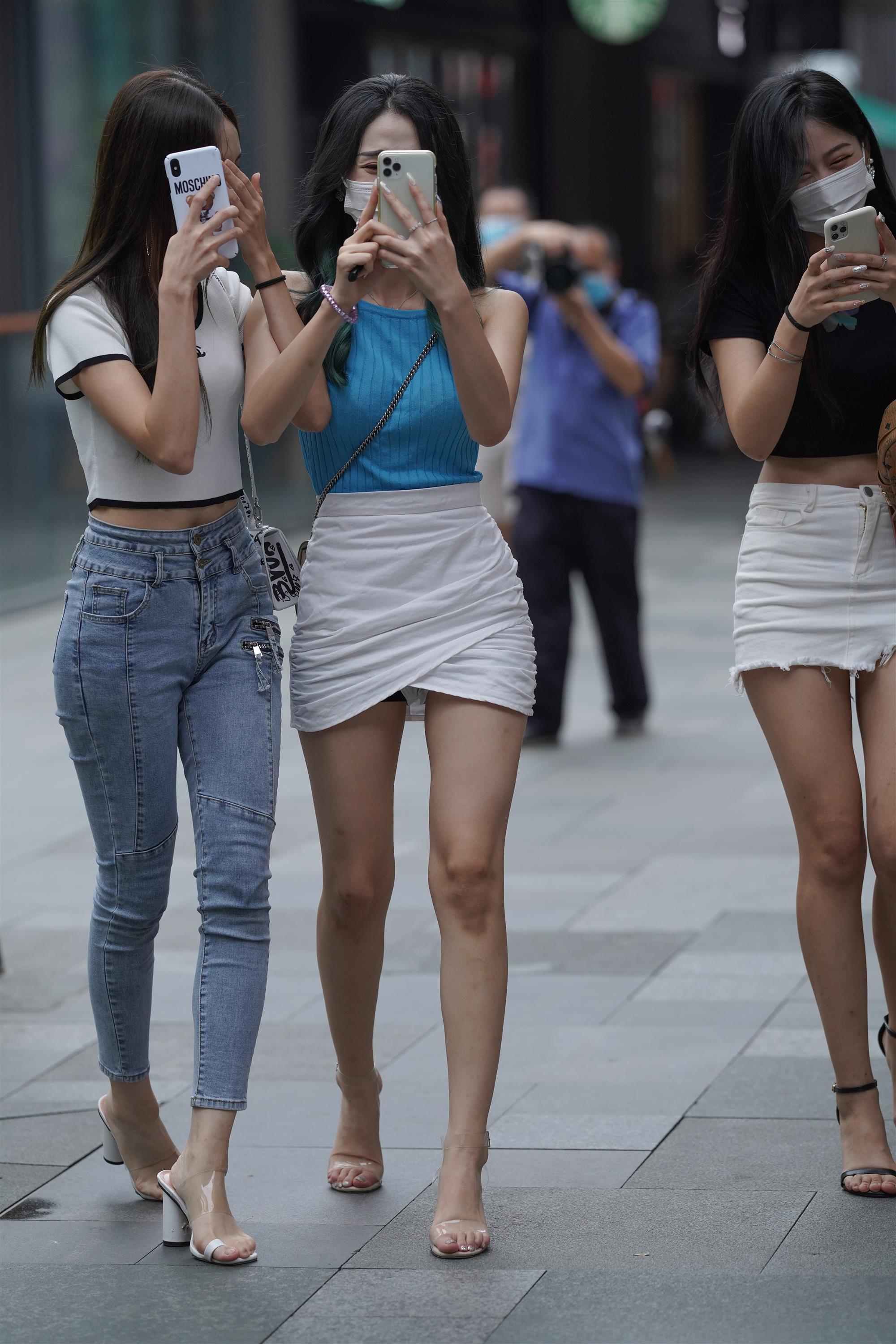 Street Three girls in short skirts - 131.jpg