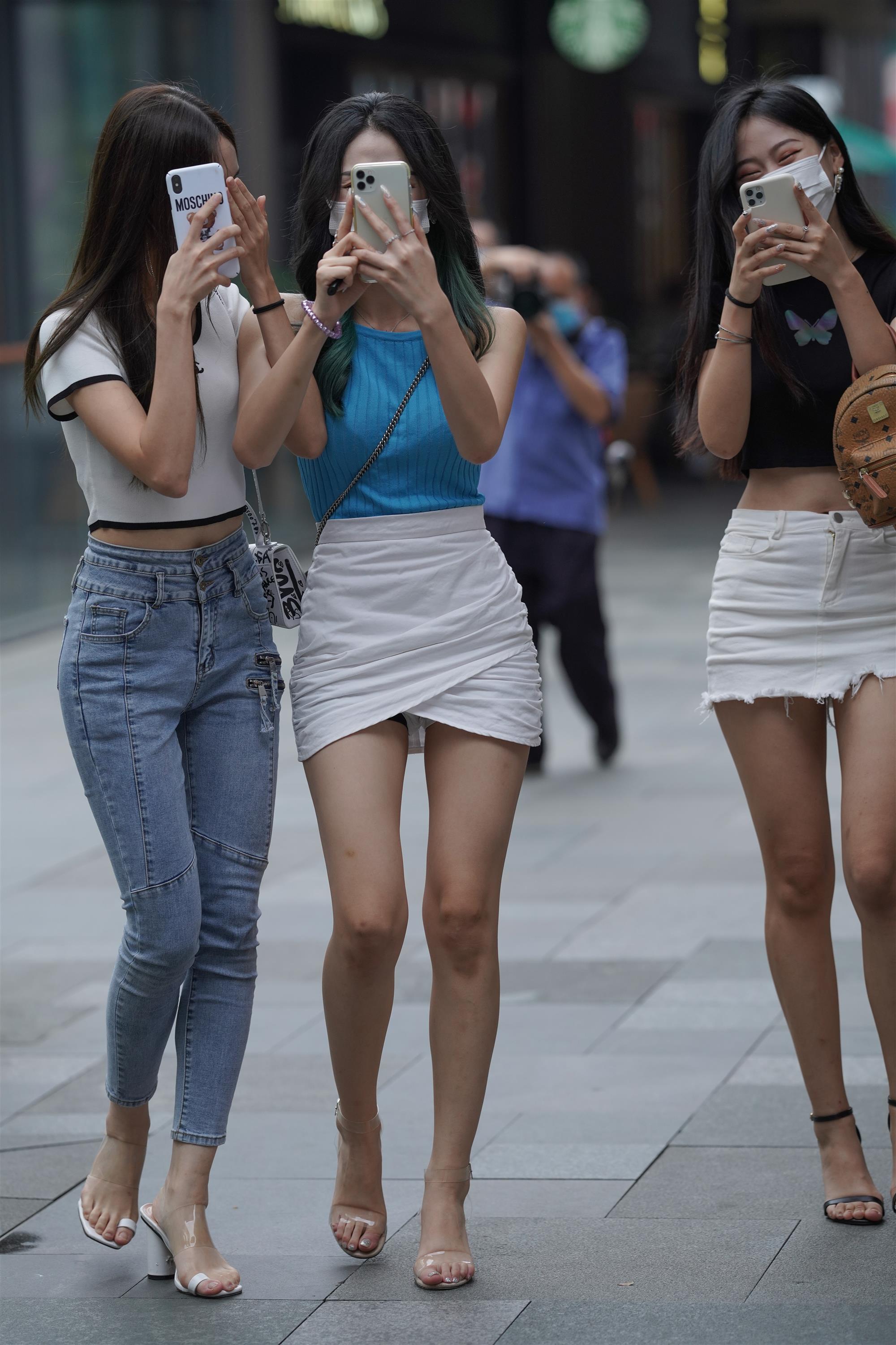 Street Three girls in short skirts - 132.jpg