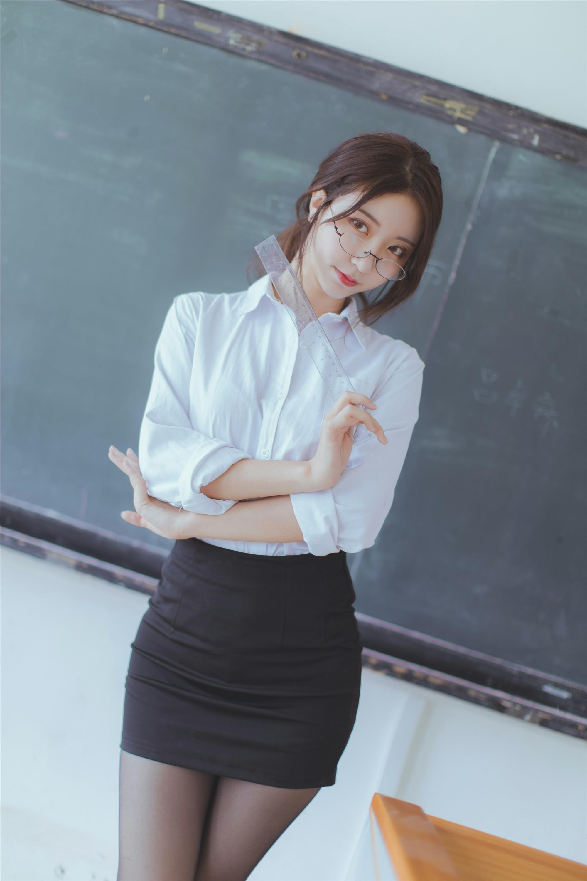 Cosplay Girl - Teacher - 78.jpg
