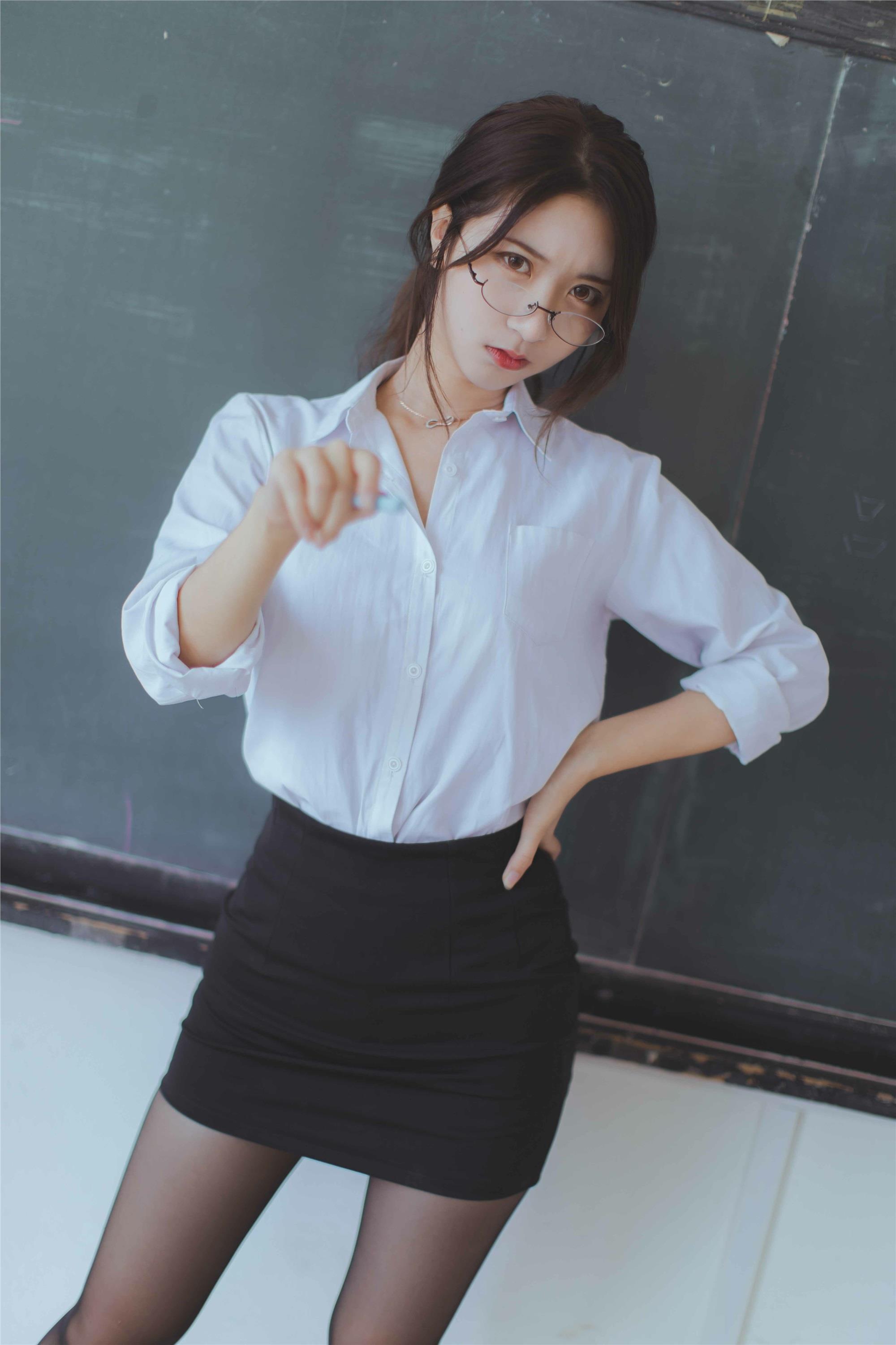 Cosplay Girl - Teacher - 52.jpg