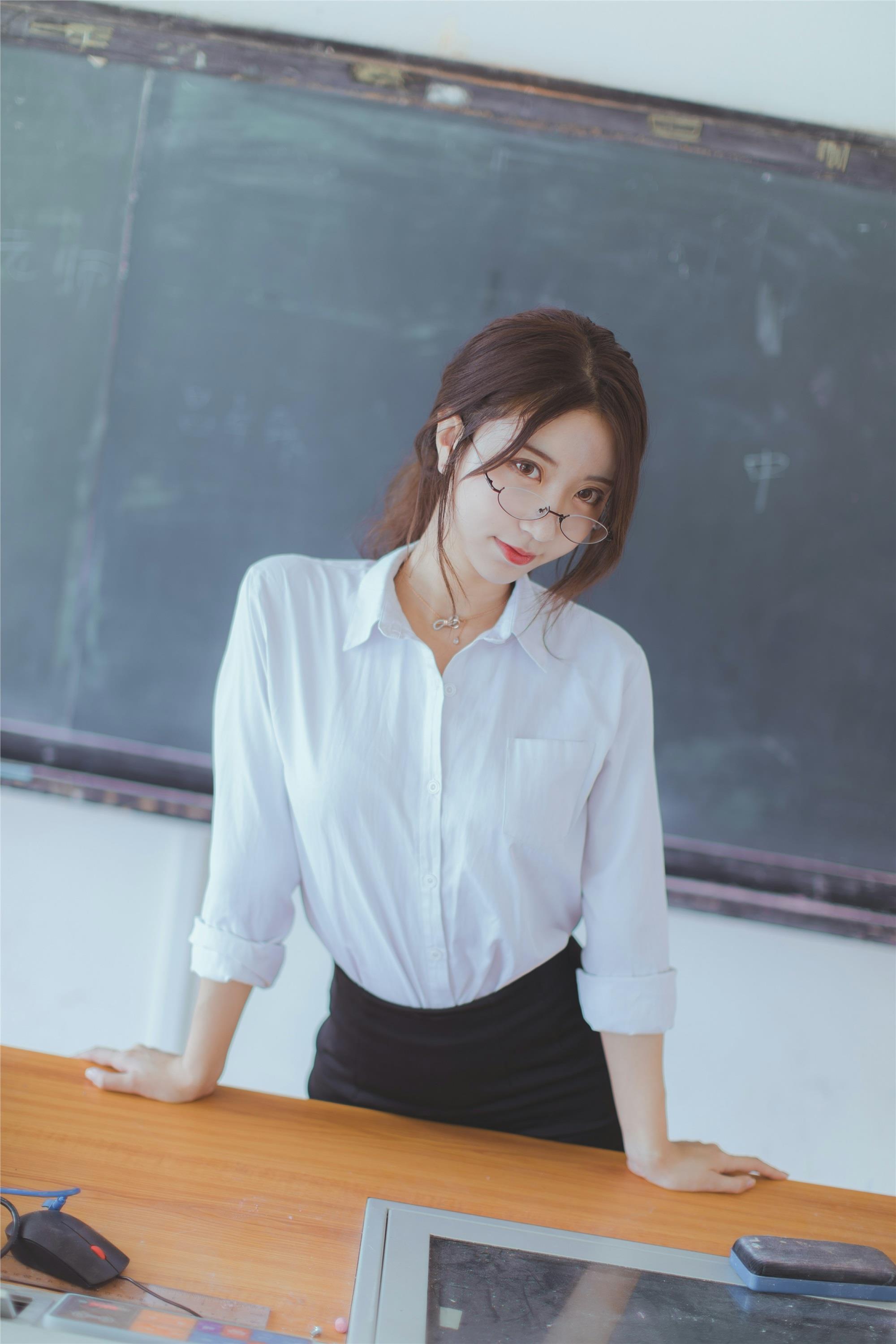 Cosplay Girl - Teacher - 69.jpg
