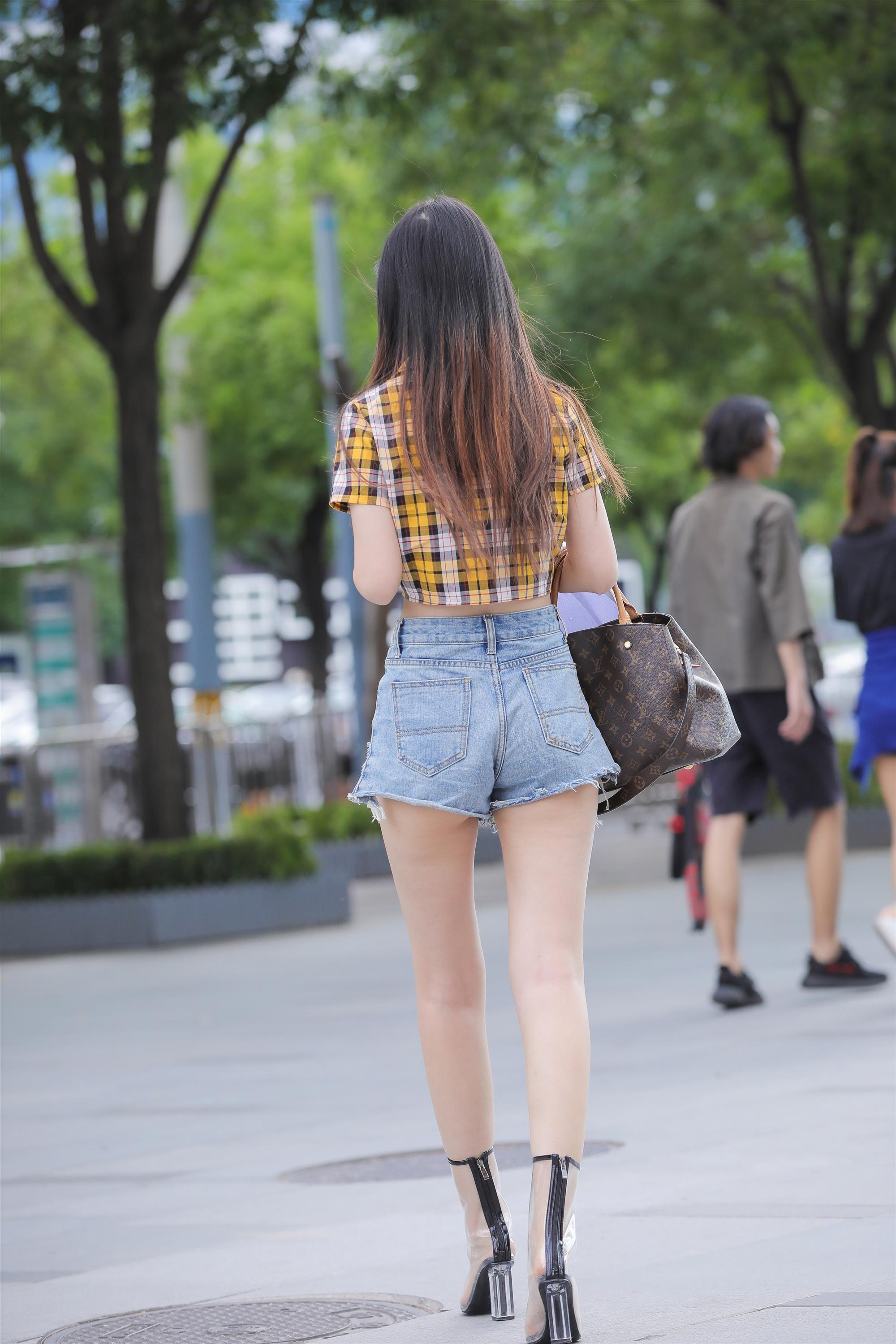 Street Denim shorts and high heels - 58.jpg