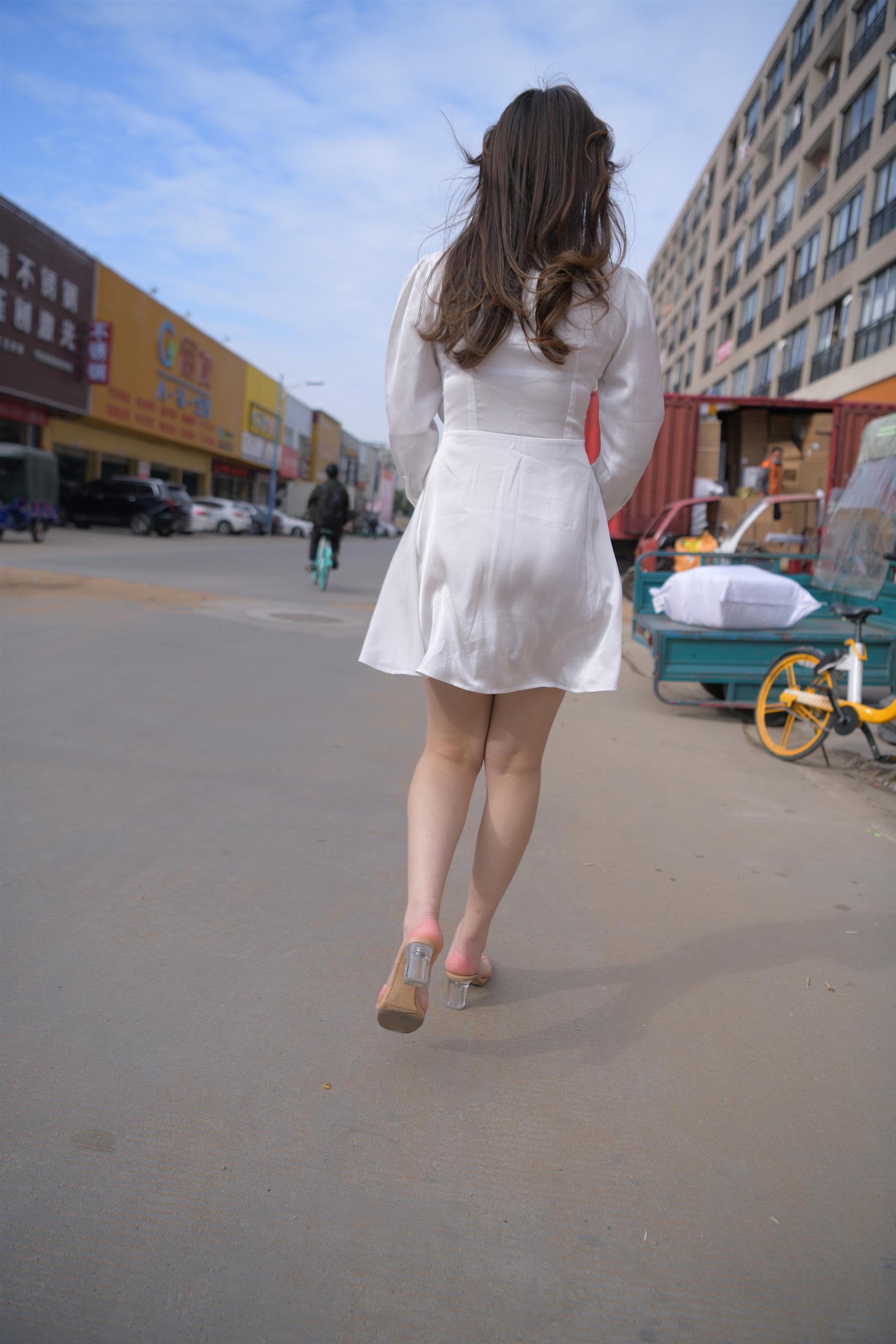 Street white pleated skirt - 115.jpg