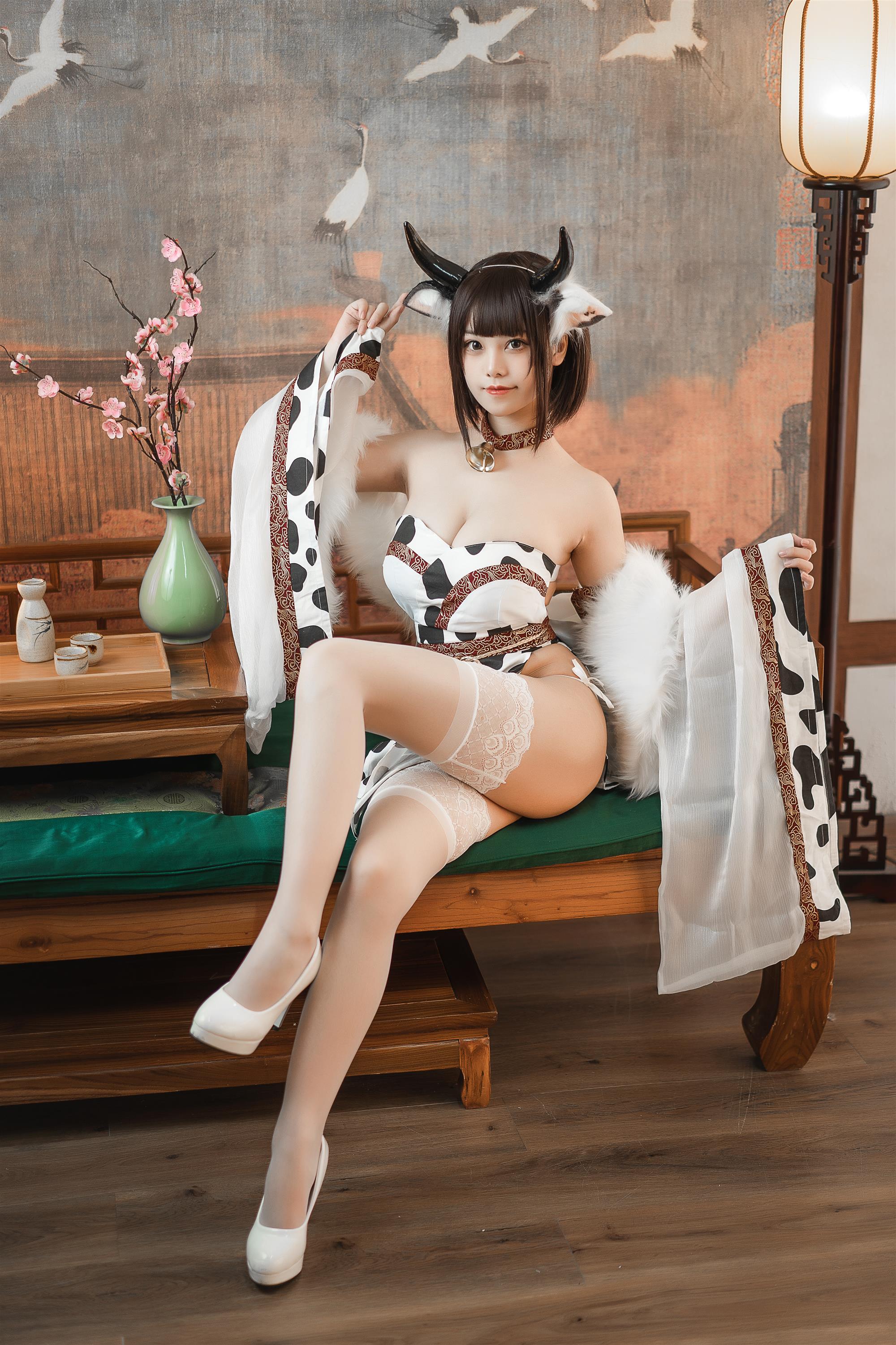 Cosplay 蜜汁猫裘 奶牛 - 1.jpg