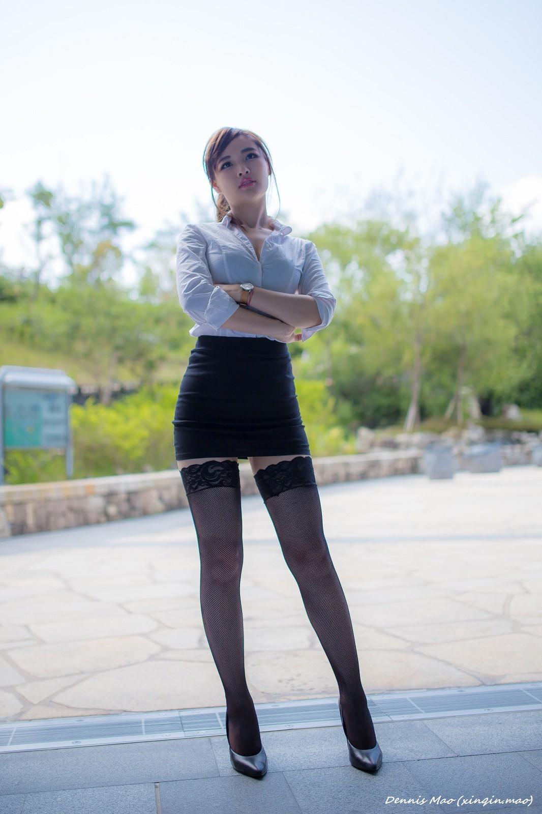 Office Girl Show Her Legs 2015.09.27 - 81.jpg