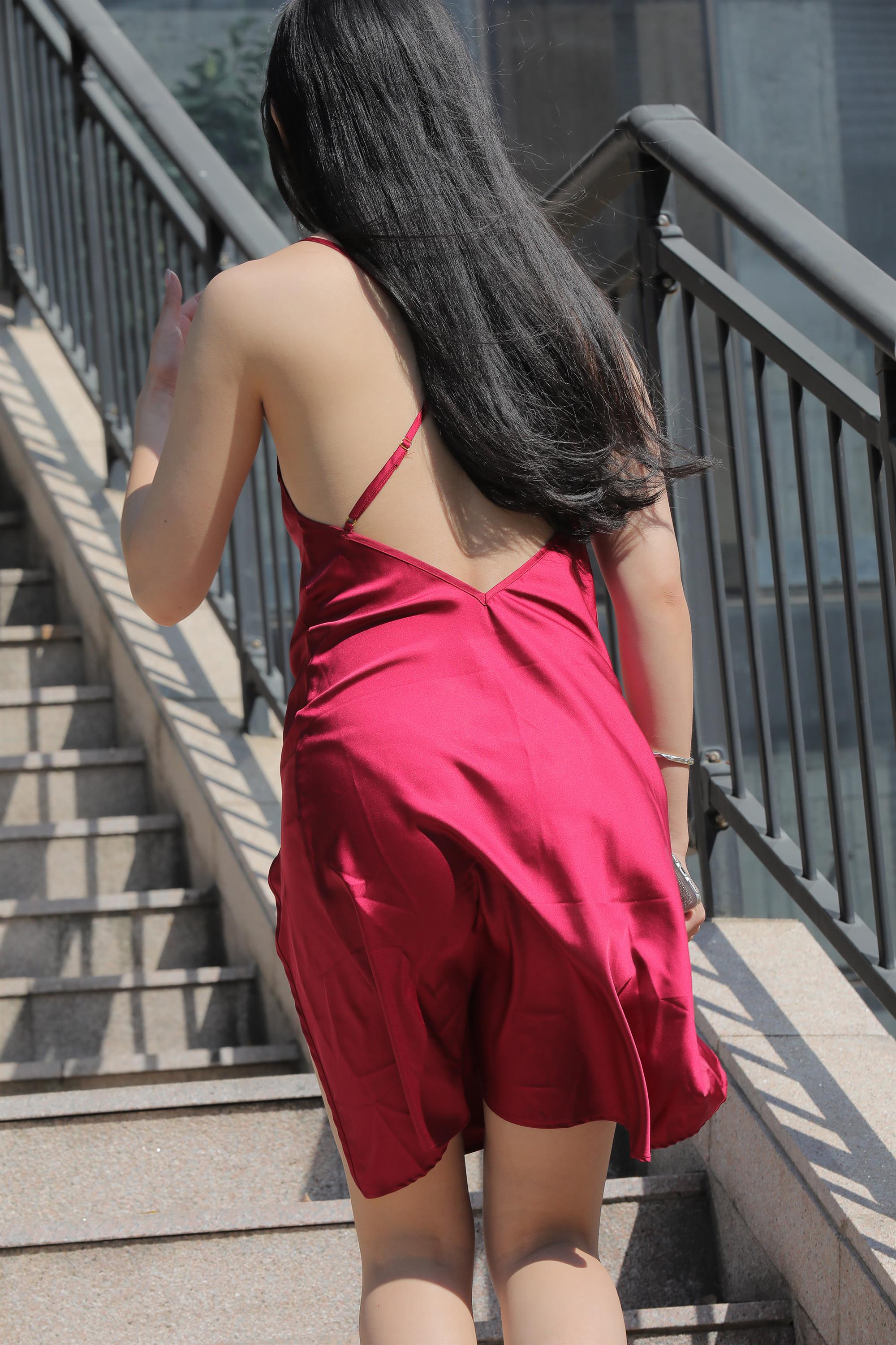 Street beauty in a red dress - 6.jpg