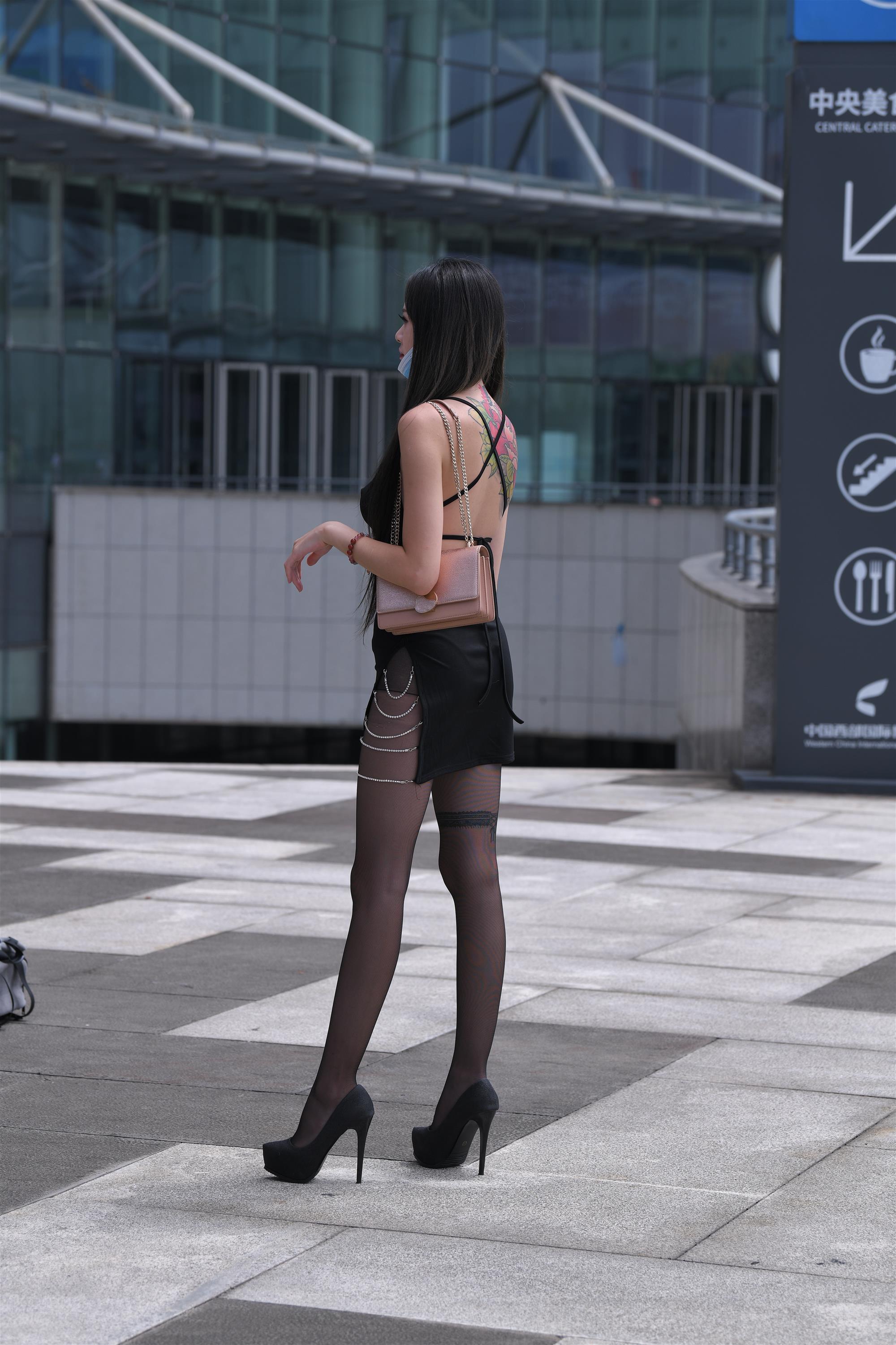 Street black stockings and high heels - 31.jpg