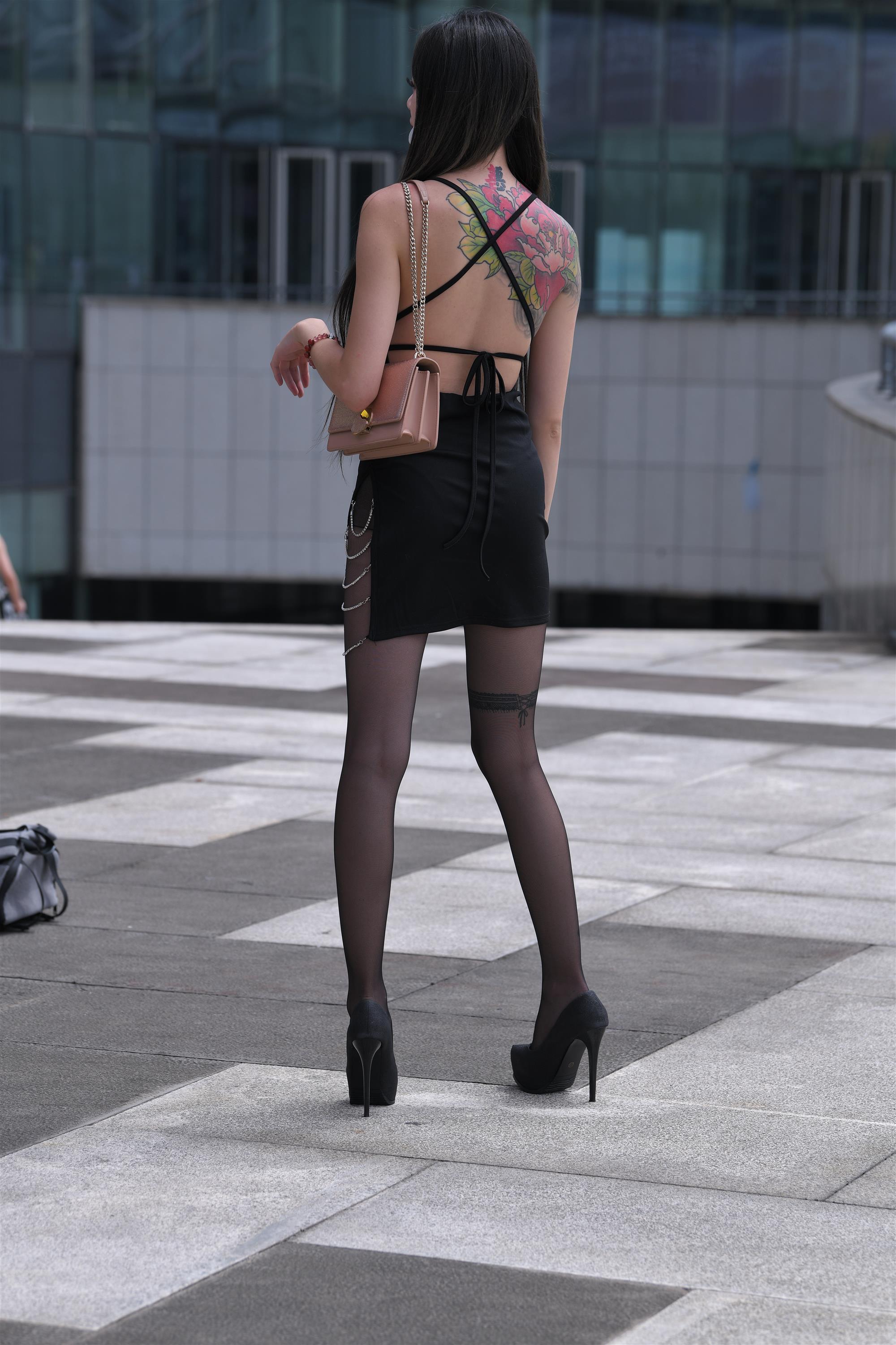 Street black stockings and high heels - 28.jpg