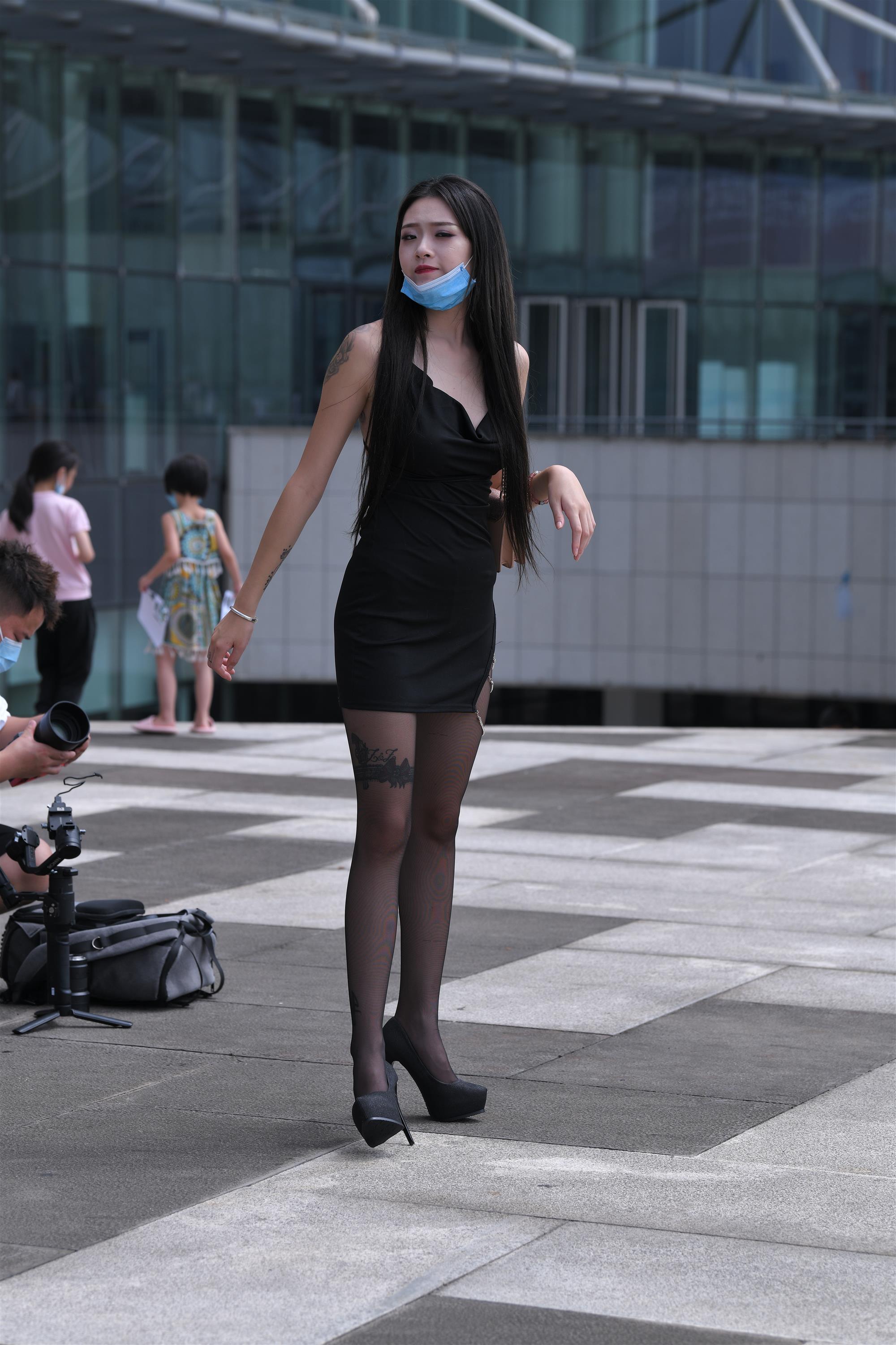 Street black stockings and high heels - 21.jpg