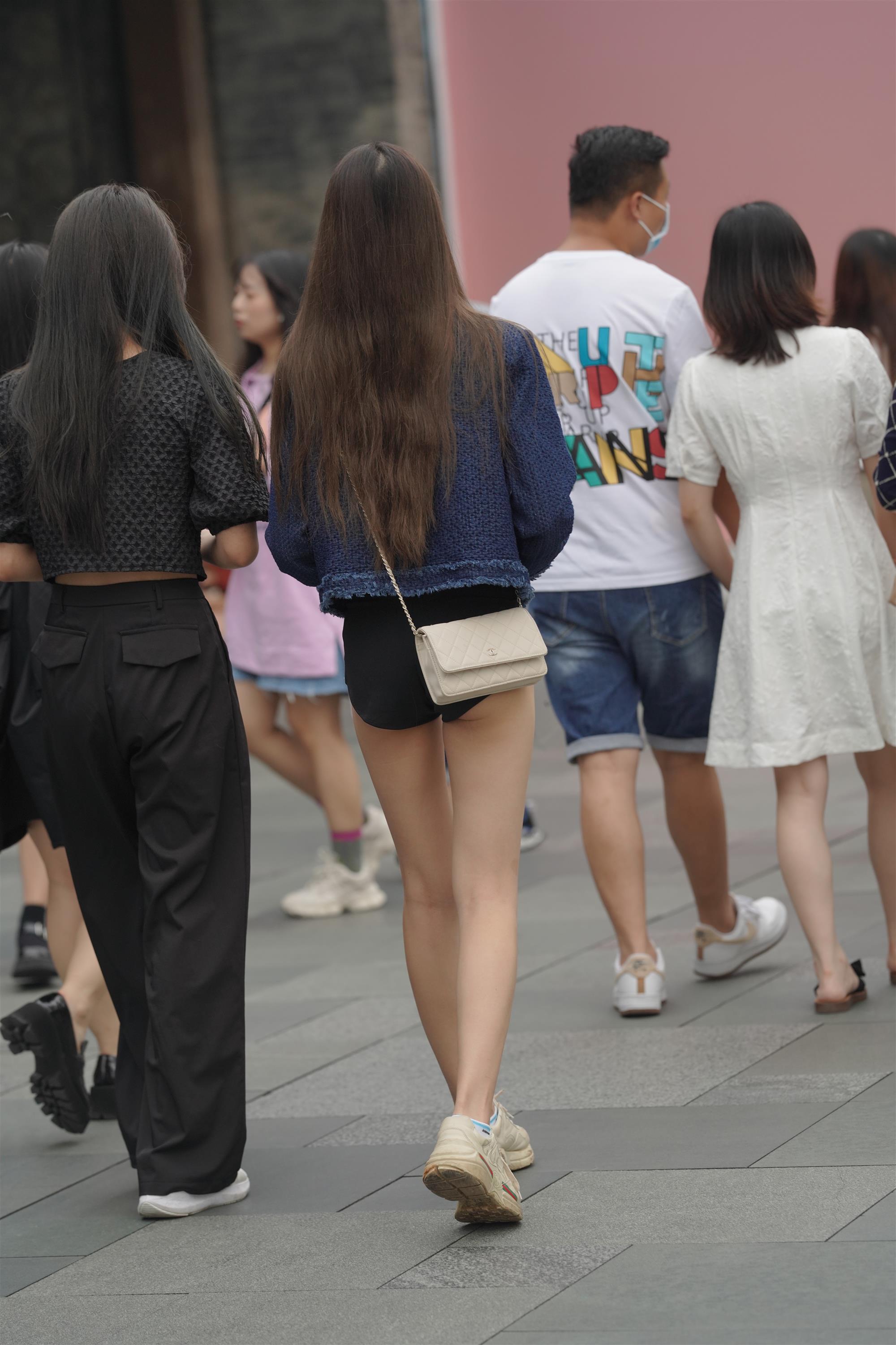 Street Girls in short black pants - 7.jpg
