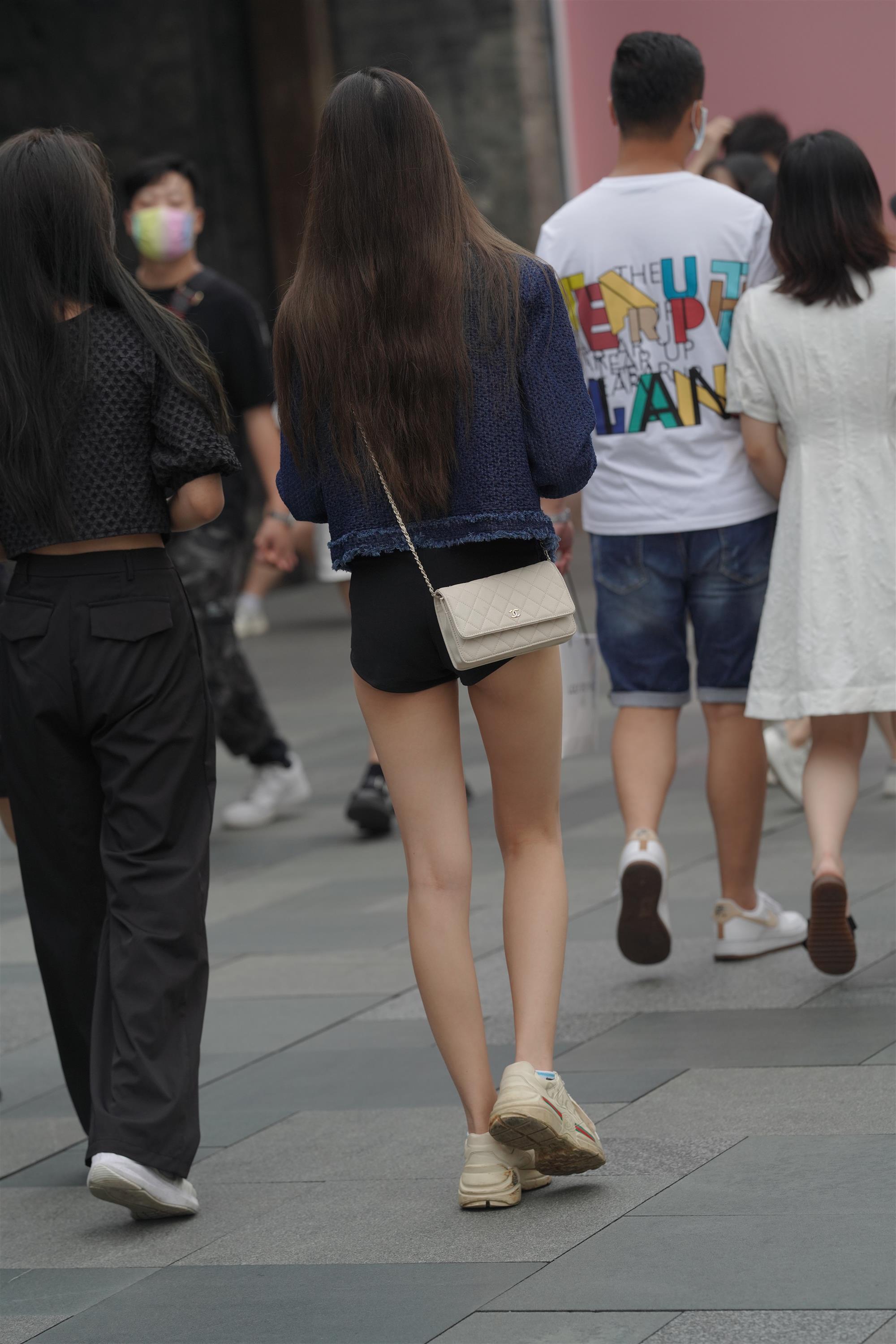 Street Girls in short black pants - 1.jpg