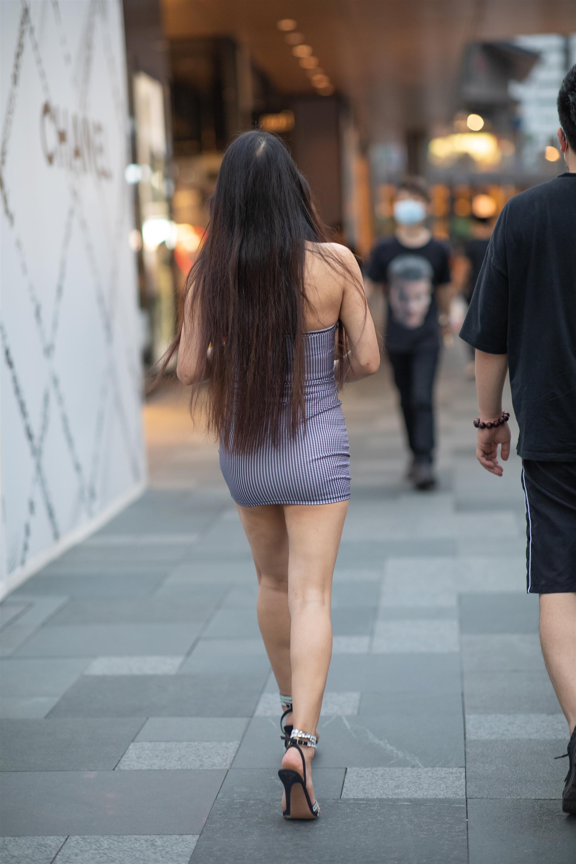 Street Long hair beauty - 2.jpg