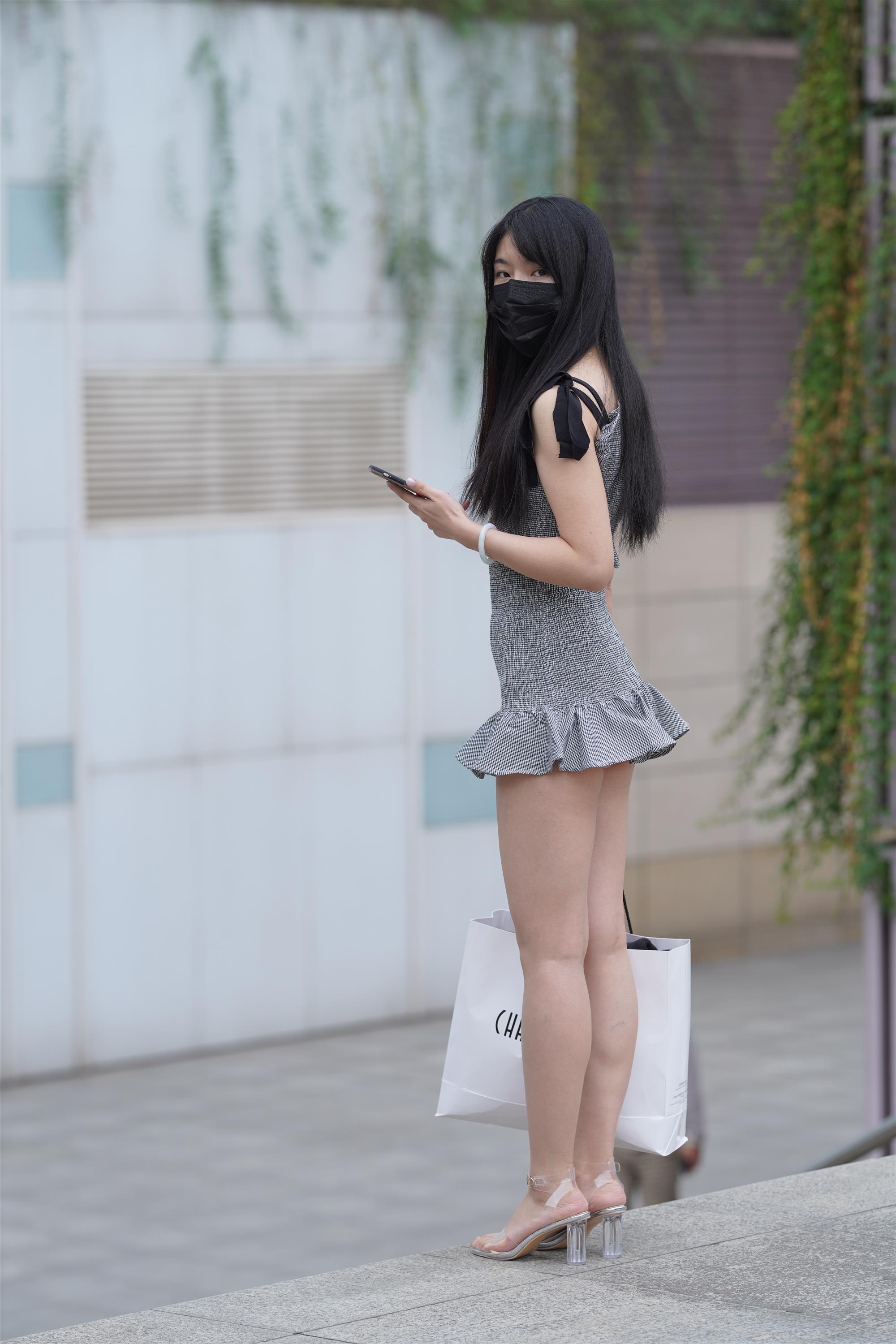 Street Girl In Short Skirt - 226.jpg