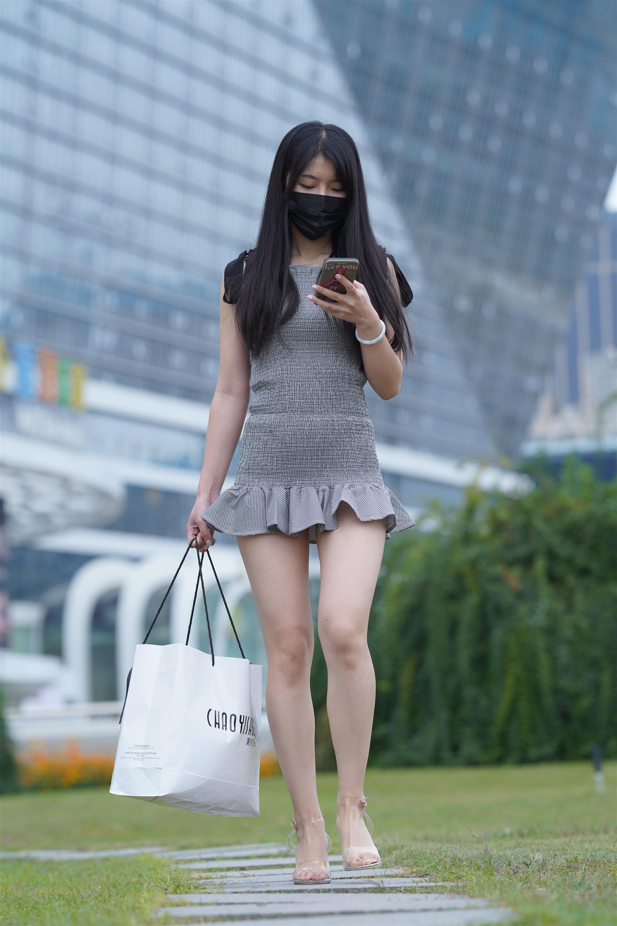 Street Girl In Short Skirt - 165.jpg