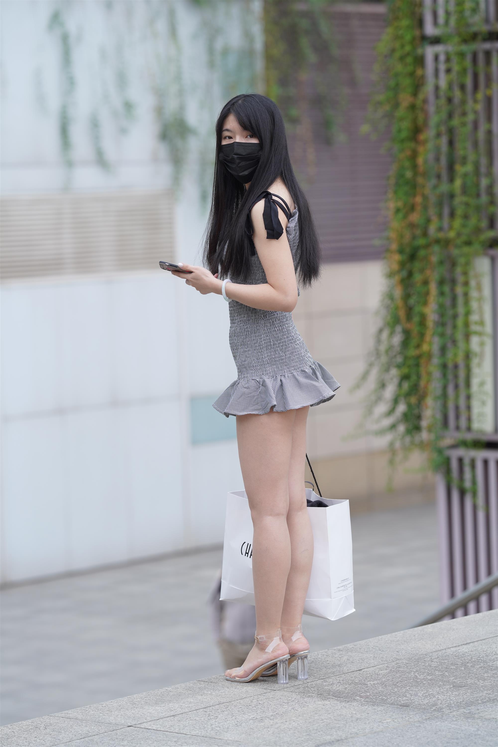 Street Girl In Short Skirt - 227.jpg