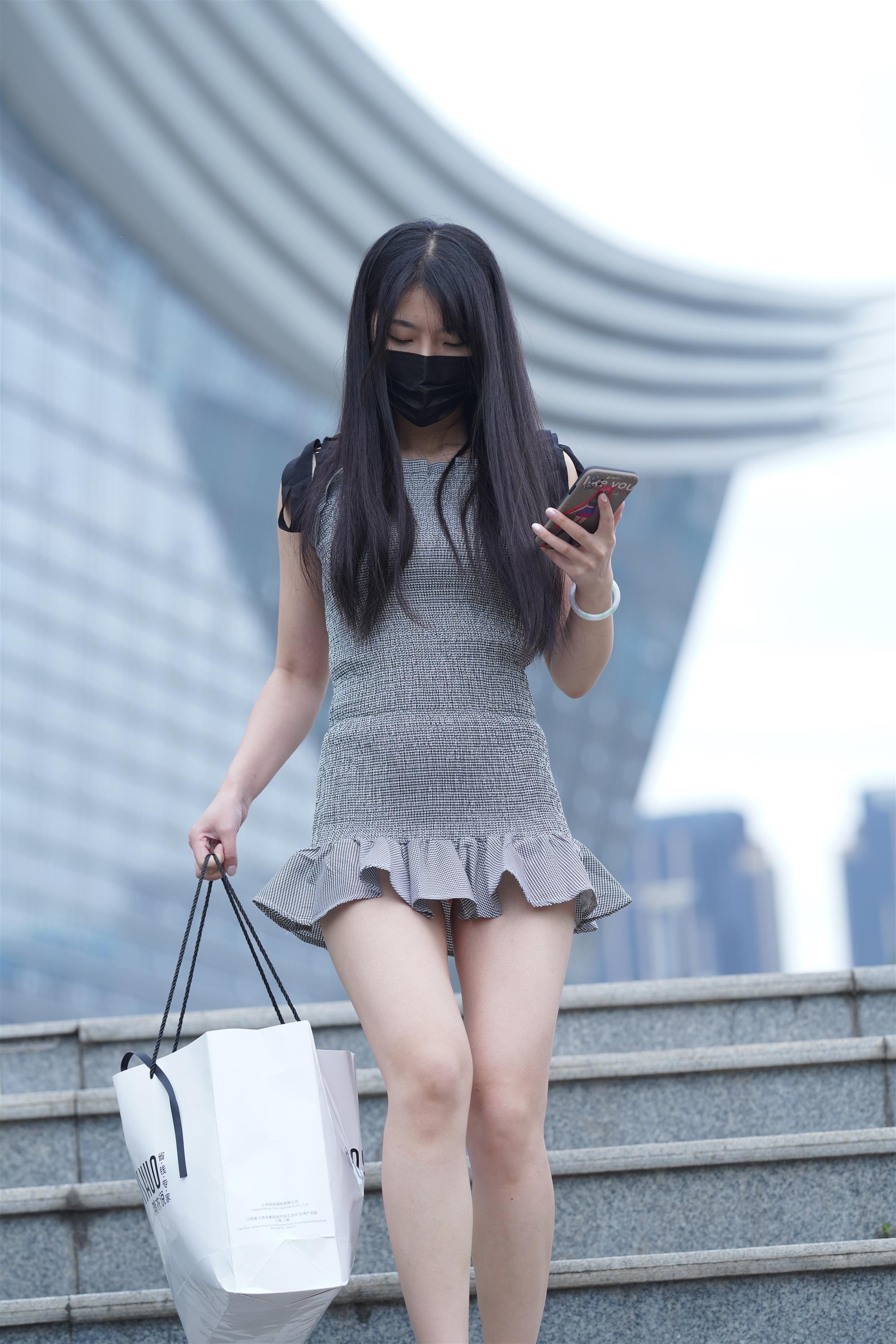 Street Girl In Short Skirt - 180.jpg