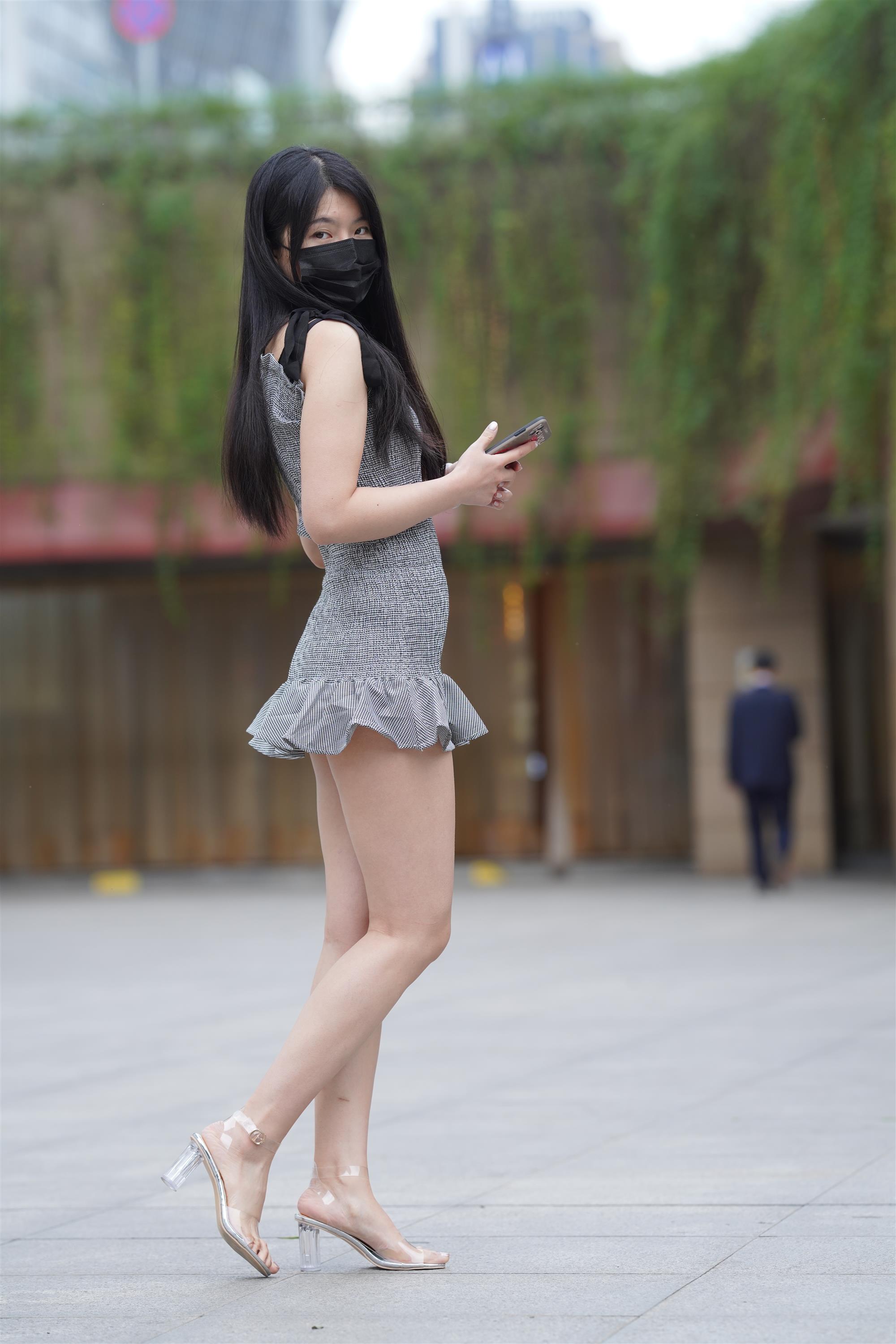 Street Girl In Short Skirt - 287.jpg