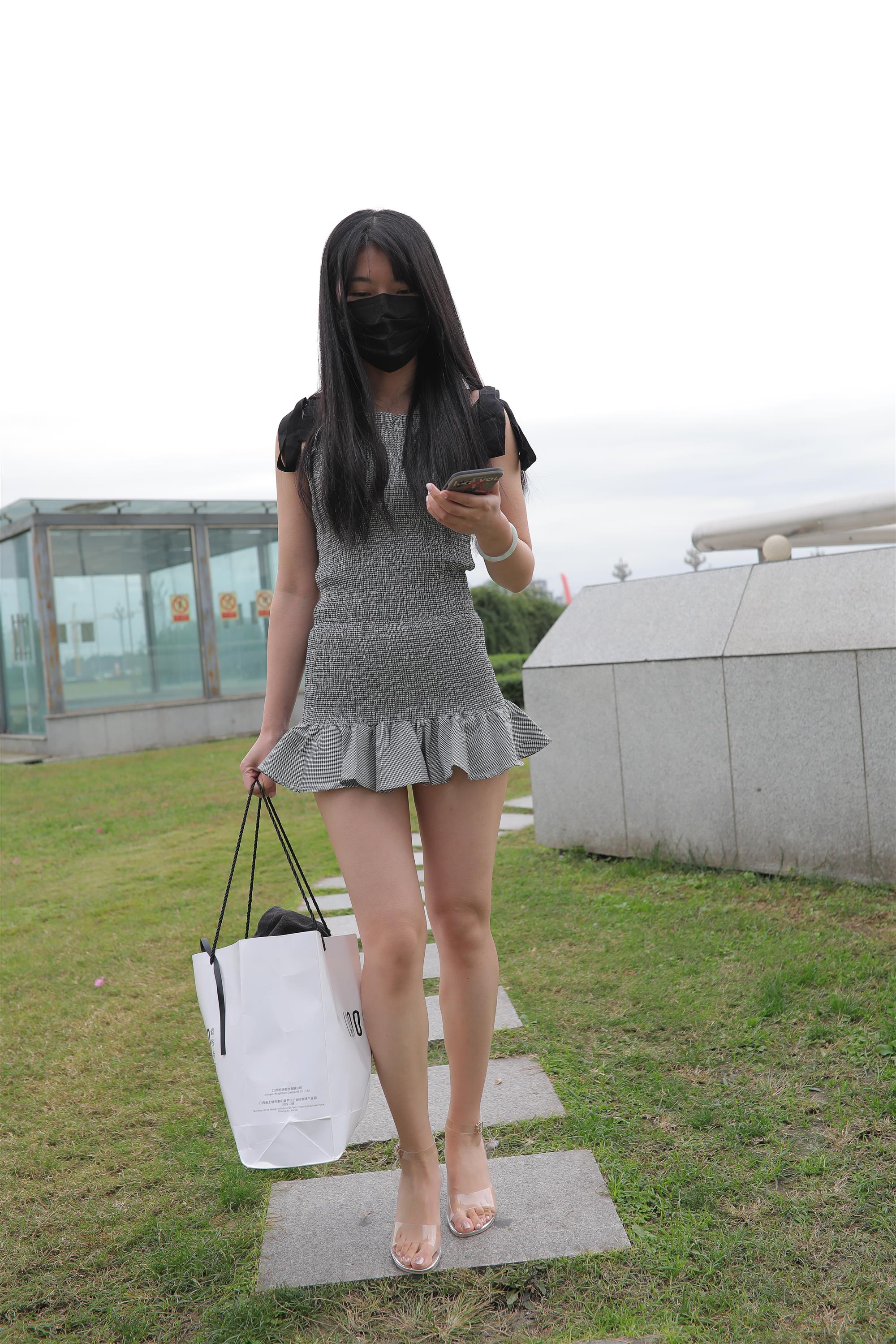 Street Girl In Short Skirt - 133.jpg