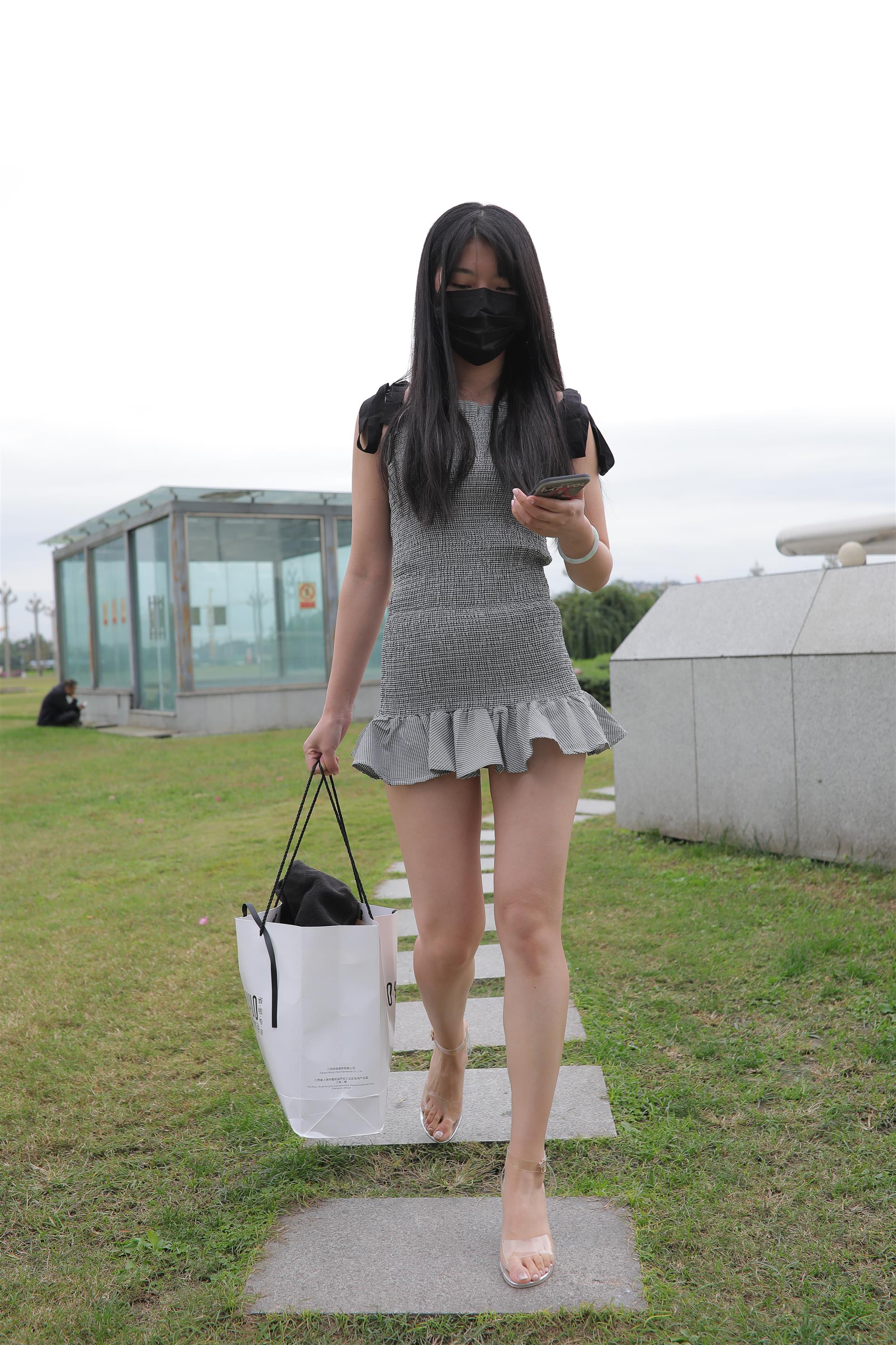 Street Girl In Short Skirt - 134.jpg