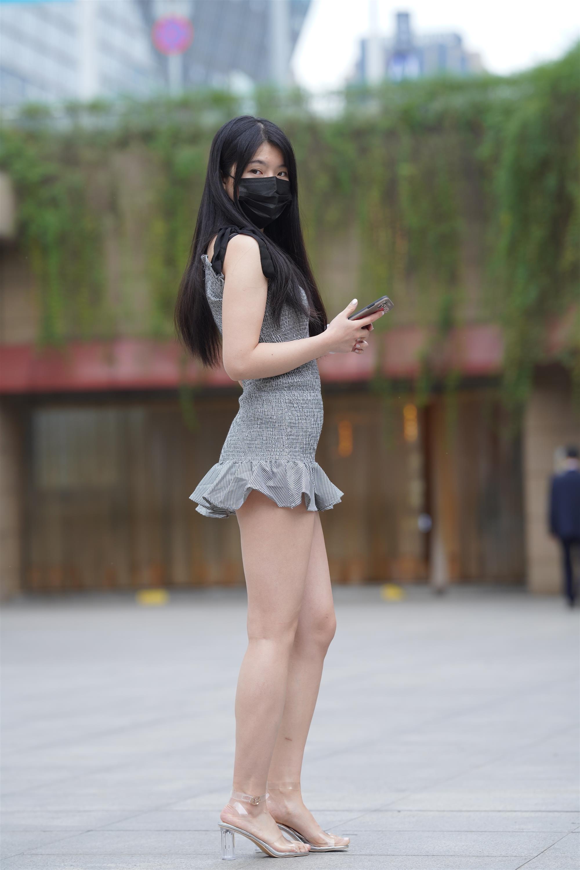 Street Girl In Short Skirt - 286.jpg