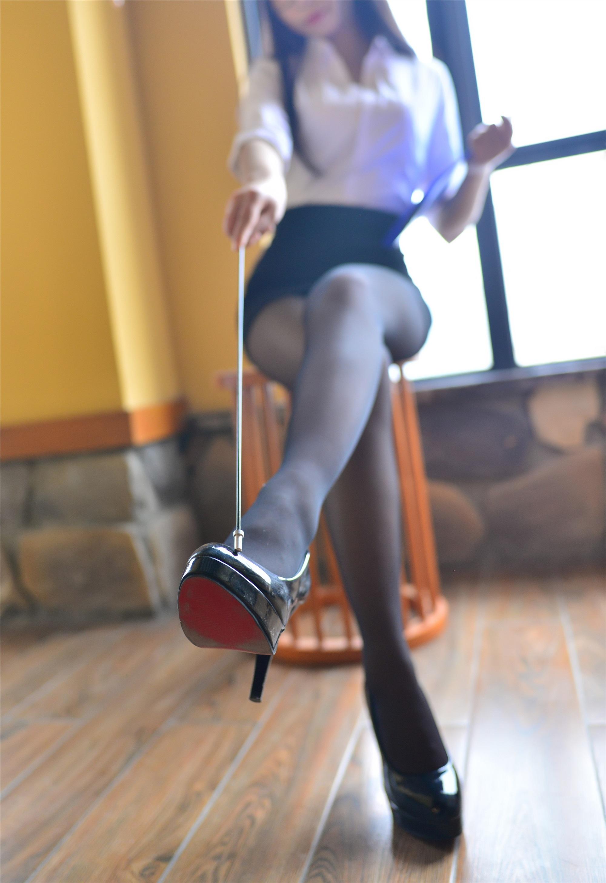 Cosplay Girl - Black Stocking - 11.jpg