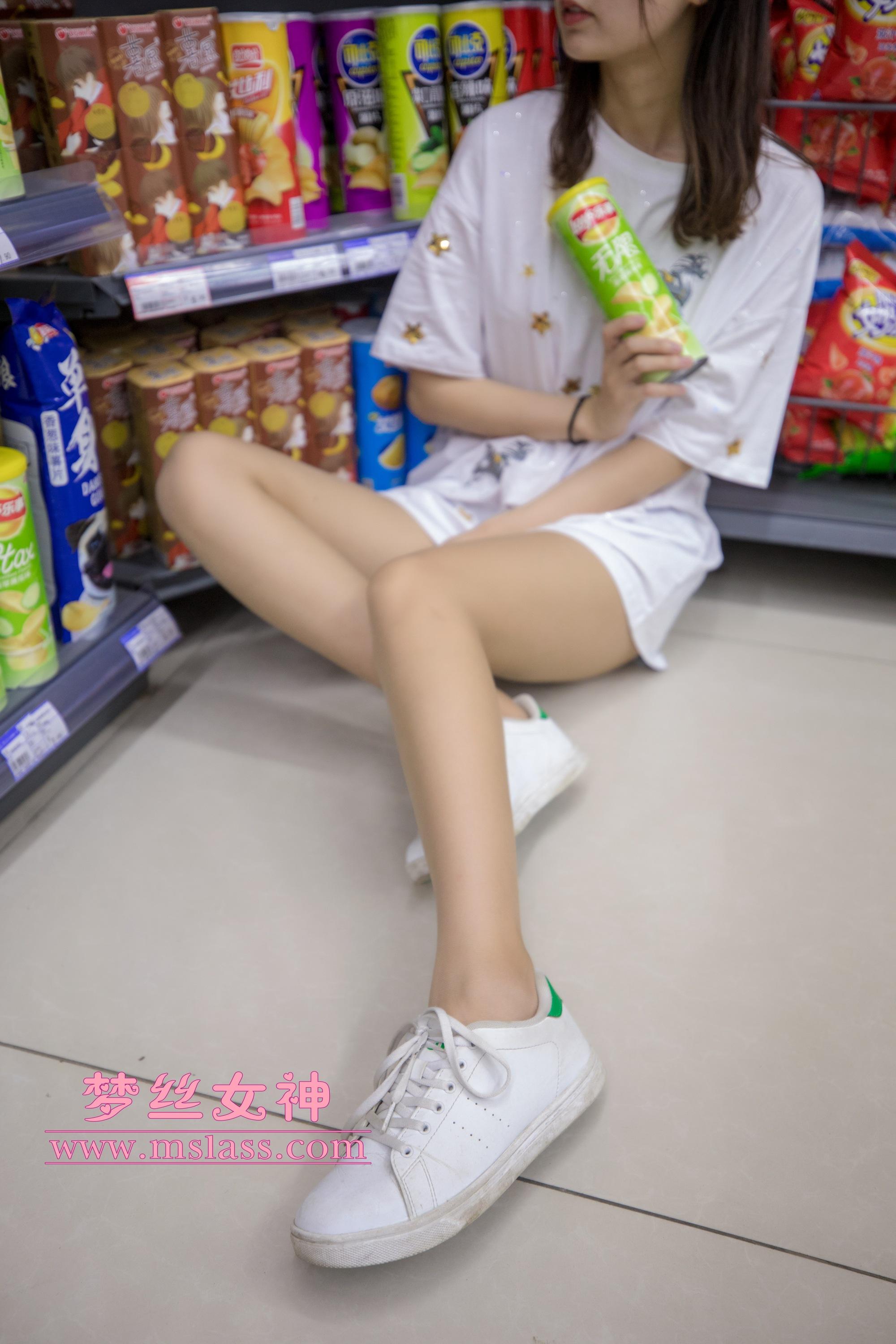 MSLASS梦丝女神 2019.05.02 超市的吃货少女 玥玥 - 5.jpg